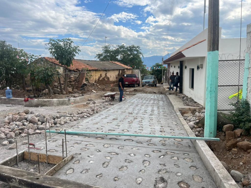 Empedrado ahogado en Tequilita transforma sus calles y fortalece la movilidad
