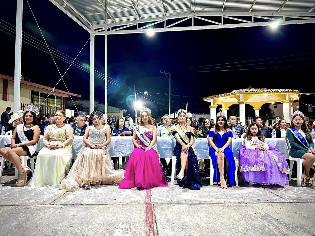 Fiestas tradicionales de Coapan 2025 inician con rompimiento y coronación de la reina