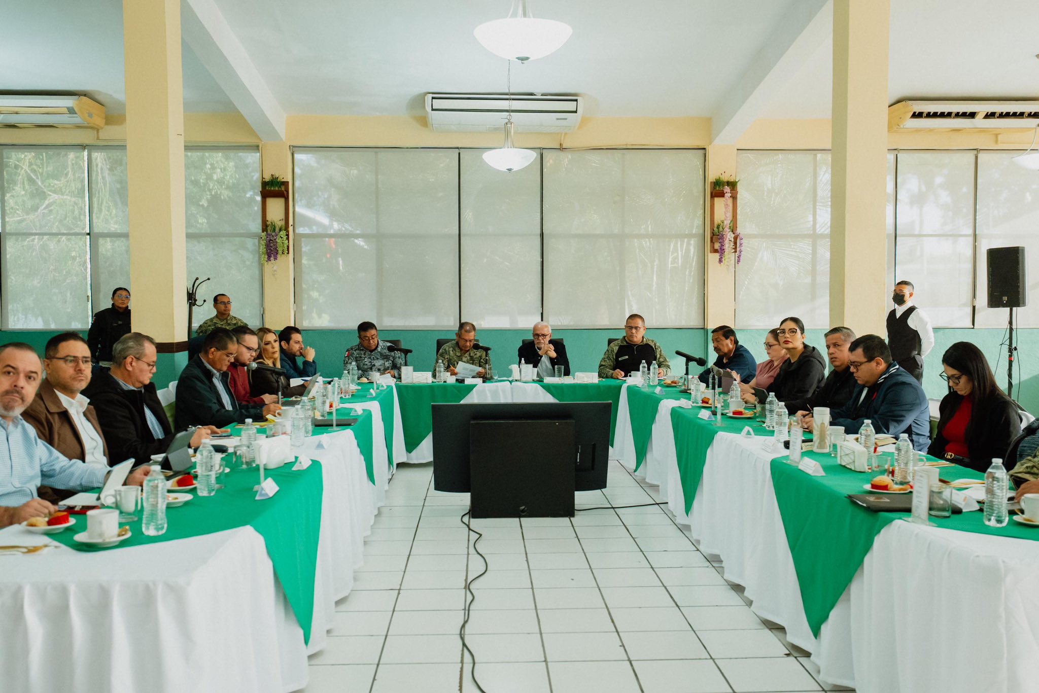 Navarro Quintero refuerza coordinación institucional para restablecer la normalidad en Nayarit