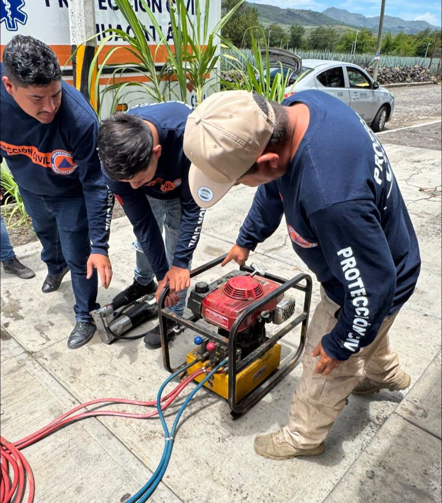 Ahuacatlán fortalece a Protección Civil con equipo especializado para mejorar la atención de emergencias