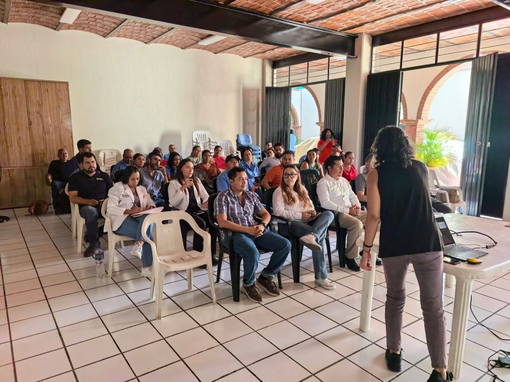 Amatlán de Cañas fortalece la capacitación en derechos humanos con taller dirigido a servidores públicos