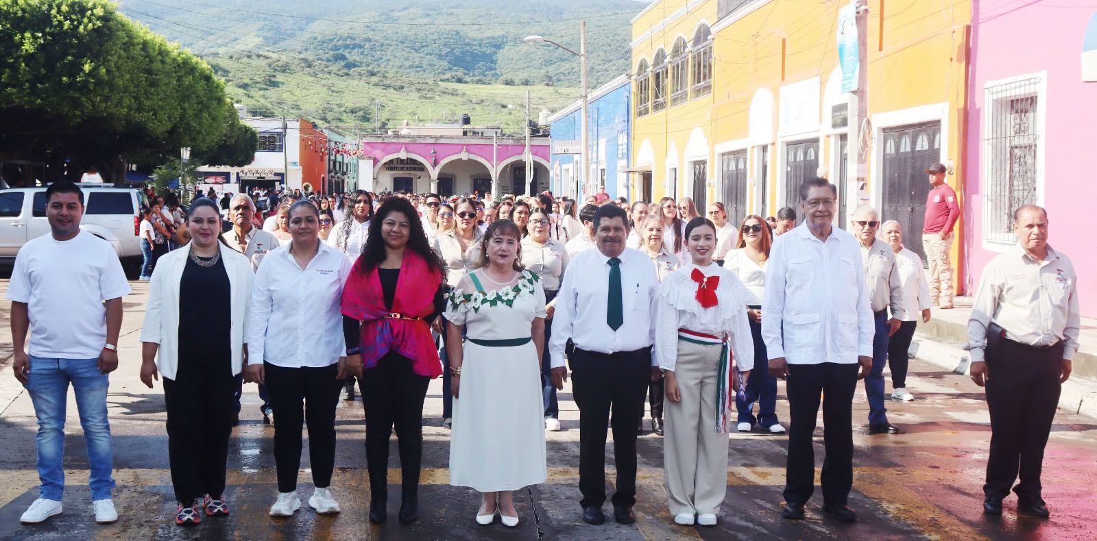 Ahuacatlán realiza Desfile Cívico Militar por el 216 aniversario de la Independencia de México