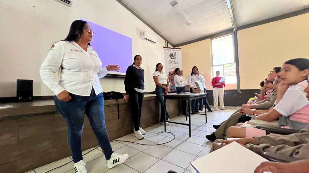 Jala realiza plática preventiva sobre salud mental en la Escuela Secundaria Ricardo Flores Magón