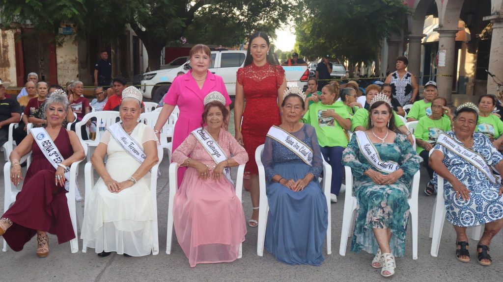 Ahuacatlán corona a nuevas Reinas de la Tercera Edad de los clubes municipales