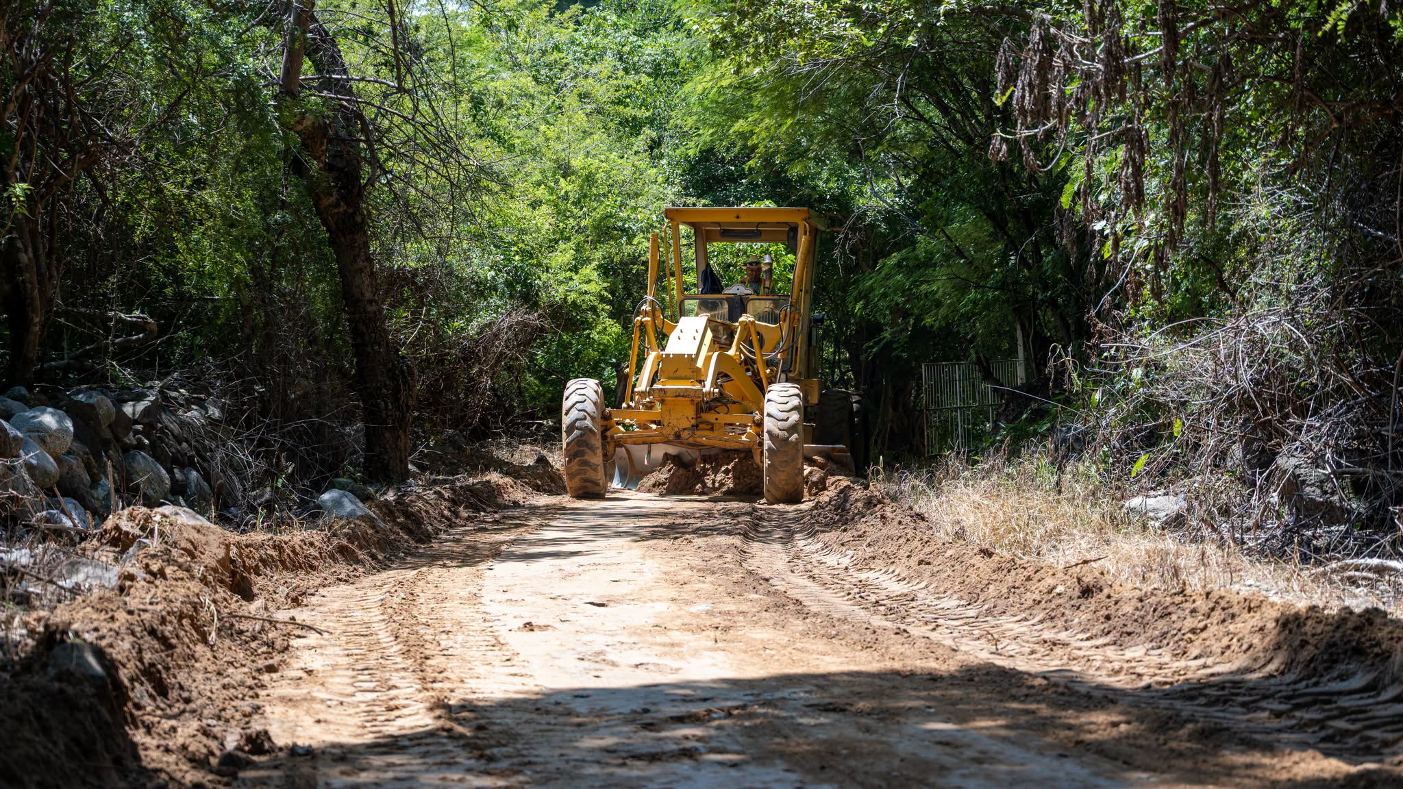 Amatlán de Cañas rehabilita camino rural hacia el rancho Los Copales