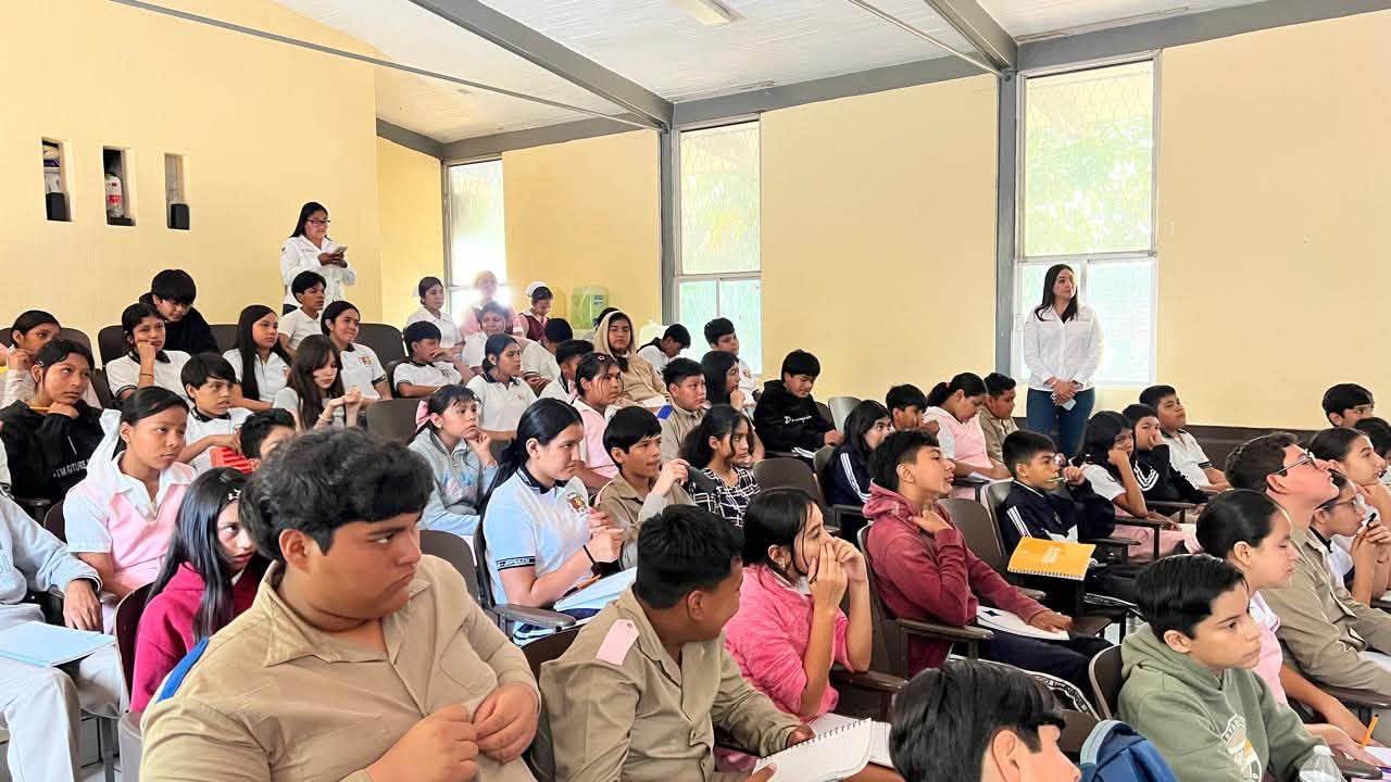 Jala realiza plática preventiva sobre salud mental en la Escuela Secundaria Ricardo Flores Magón