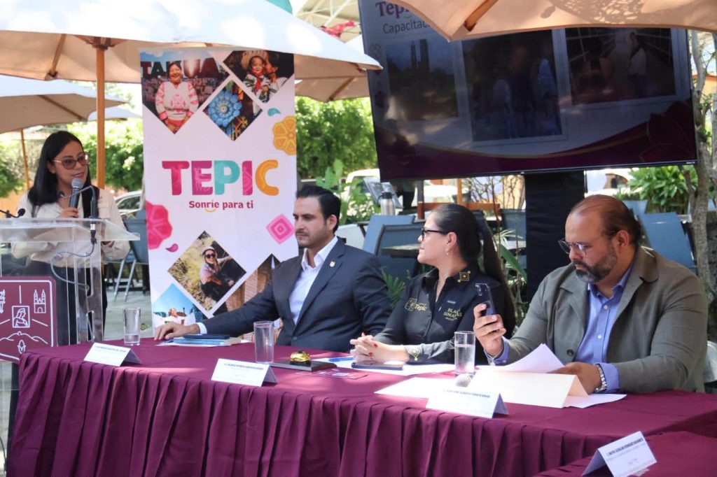 Blanca Simancas asume presidencia del Consejo Consultivo Municipal de Turismo de Tepic