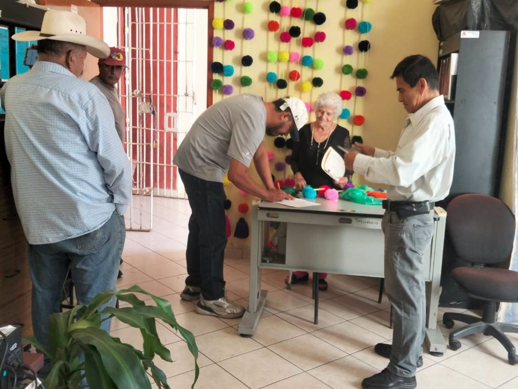 Ahuacatlán fortalece el control biológico de plagas en cultivos de maíz