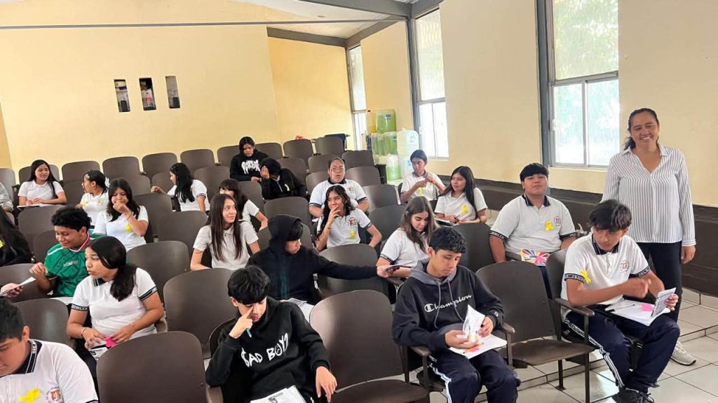 Jala realiza plática preventiva sobre salud mental en la Escuela Secundaria Ricardo Flores Magón